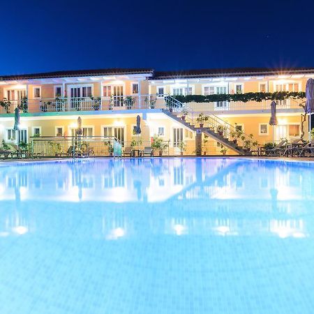 Artemis Apartments Kypseli Bagian luar foto