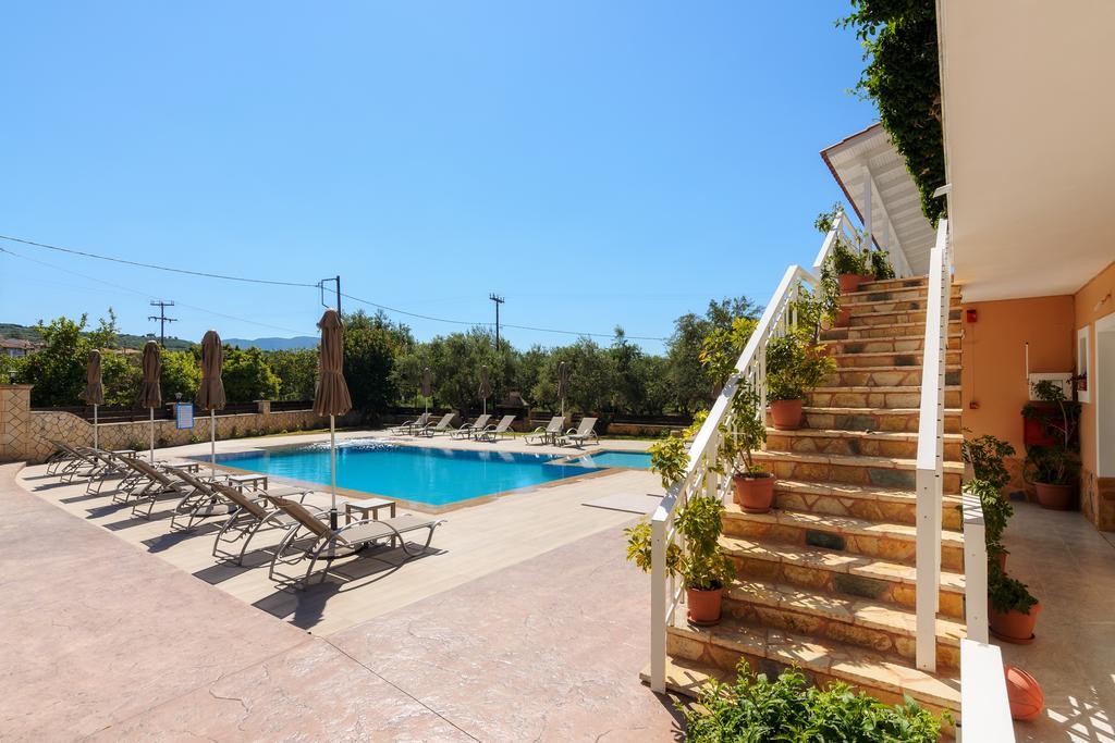 Artemis Apartments Kypseli Bagian luar foto