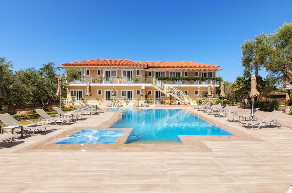 Artemis Apartments Kypseli Bagian luar foto