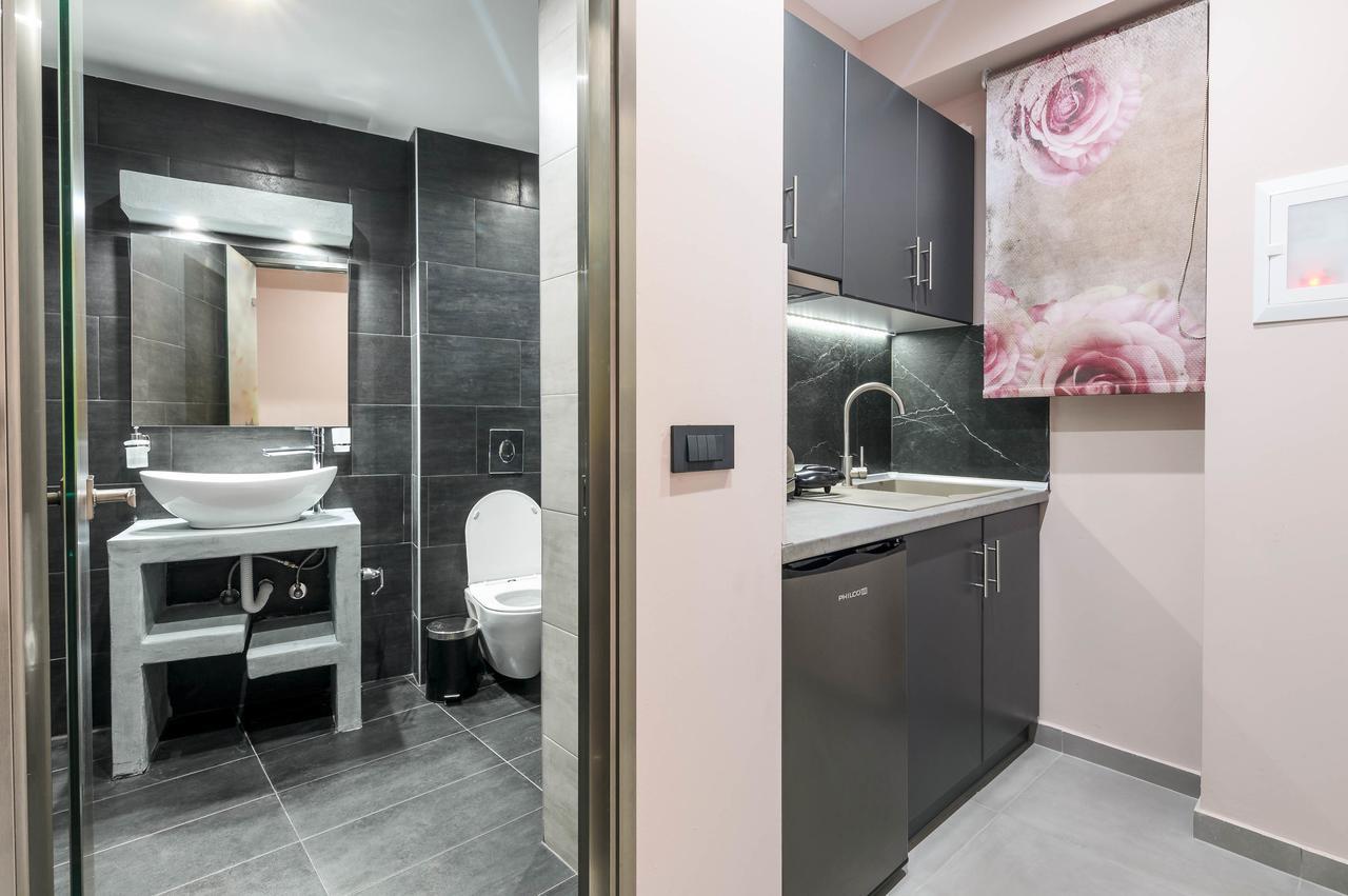 Artemis Apartments Kypseli Bagian luar foto